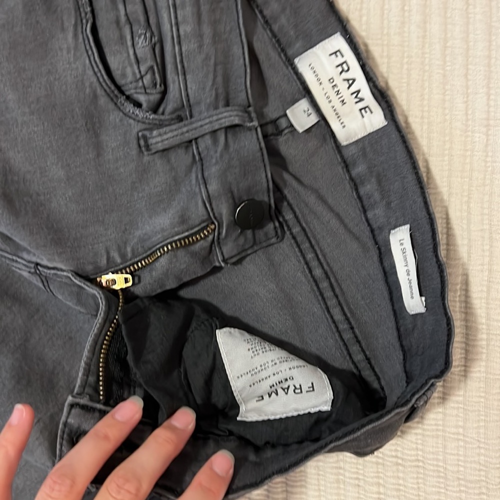 Frame stretch distressed gray low rise skinny jeans size 24